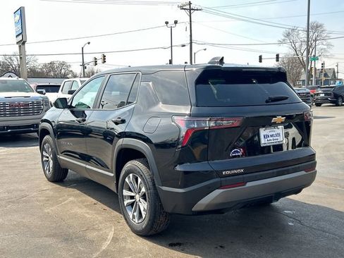 New 2026 Chevrolet Equinox LT w/ Convenience Package II FWD image 7