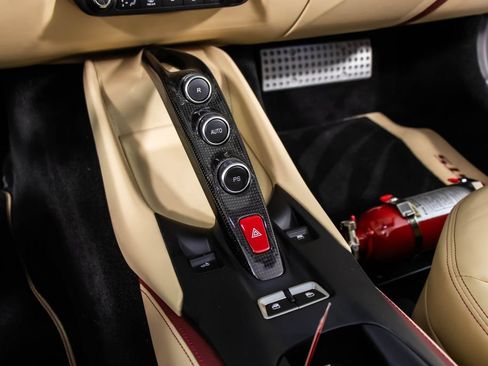Certified 2022 Ferrari 812 GTS RWD image 5
