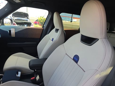 Certified 2025 MINI Cooper Countryman S w/ Comfort Package Max image 19