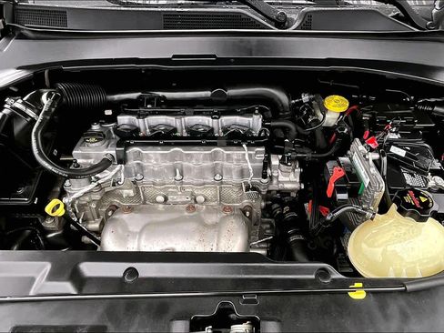 Used 2018 Jeep Compass Latitude w/ Popular Equipment Group image 31