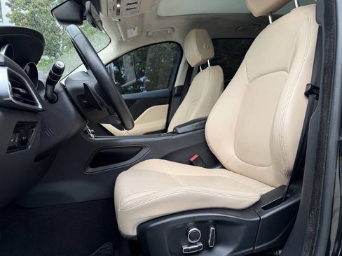 Used 2020 Jaguar F-PACE Premium AWD/4WD image 4