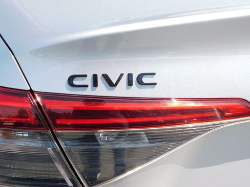 Used 2022 Honda Civic Sport image 32