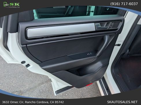 Used 2011 Volkswagen Touareg VR6 AWD/4WD image 38