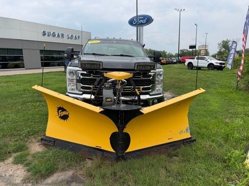 Used 2025 Ford F250 XLT AWD/4WD image 3