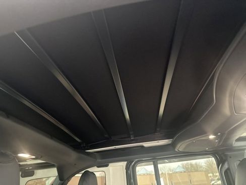 Used 2024 Jeep Wrangler Unlimited Rubicon image 15