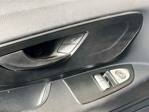 Used 2023 Mercedes-Benz Metris image 16