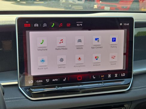 Used 2025 Volkswagen Tiguan SE FWD image 19