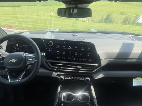 New 2025 Chevrolet Silverado EV LT image 27