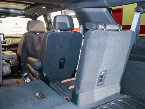 Used 2021 GMC Yukon XL AT4 w/ Technology Package AWD/4WD image 27