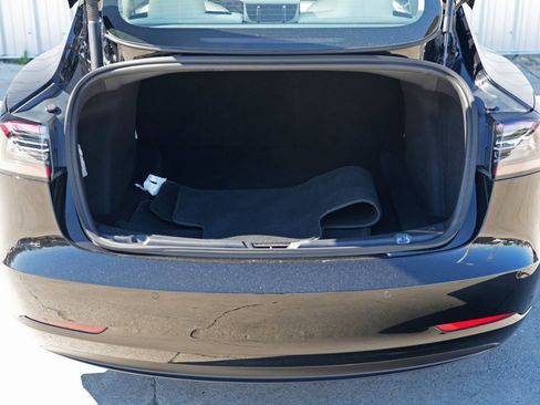 Used 2021 Tesla Model 3 Performance image 10
