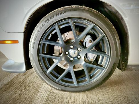 Used 2015 Dodge Challenger R/T Scat Pack w/ Scat Pack Appearance Package image 14