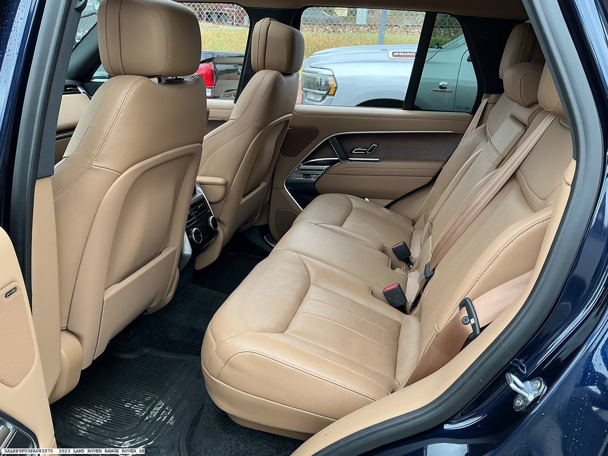 Used 2023 Land Rover Range Rover SE AWD/4WD image 8