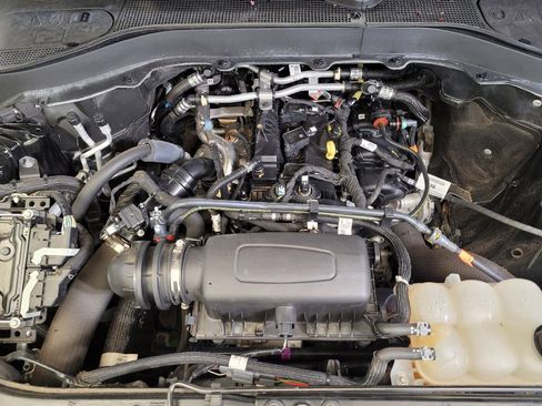 Used 2022 Ford Explorer XLT w/ Equipment Group 202A image 30