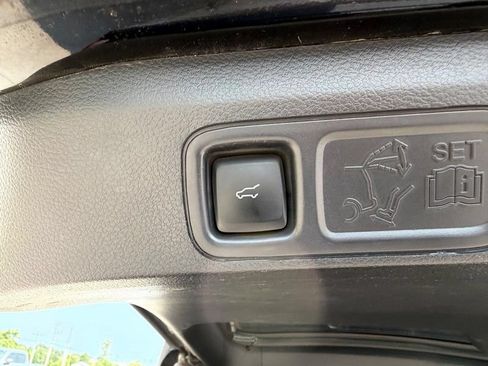 Used 2022 Ford Expedition Max Platinum AWD/4WD image 6