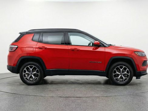 Used 2025 Jeep Compass Limited AWD/4WD image 11