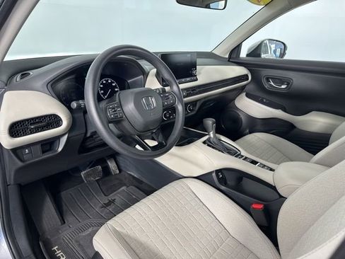 Used 2023 Honda HR-V LX image 12