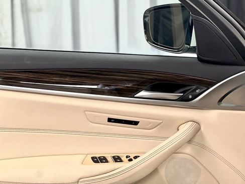 Used 2021 BMW 530i xDrive w/ Convenience Package image 44