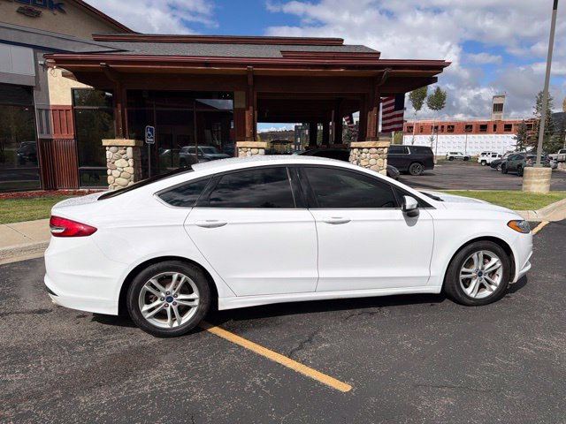 Used 2018 Ford Fusion SE w/ Fusion SE Technology Package FWD image 20