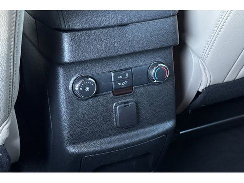 Used 2018 Ford Explorer XLT w/ Equipment Group 202A image 14