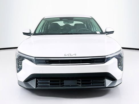 Used 2025 Kia K4 LXS image 2