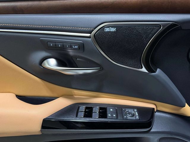 Used 2023 Lexus ES 300h w/ Accessory Package (Z1) FWD image 19