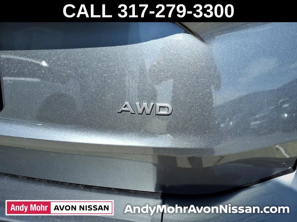 Used 2024 Nissan Rogue S AWD/4WD image 12