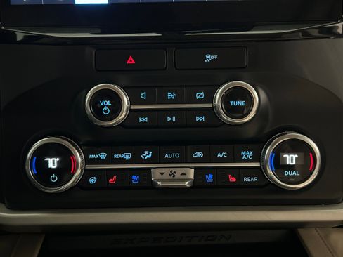 Used 2022 Ford Expedition Max Limited AWD/4WD image 9