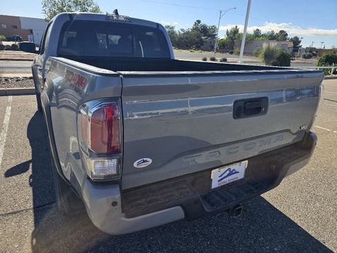 Used 2021 Toyota Tacoma TRD Off-Road w/ Technology Package AWD/4WD image 13