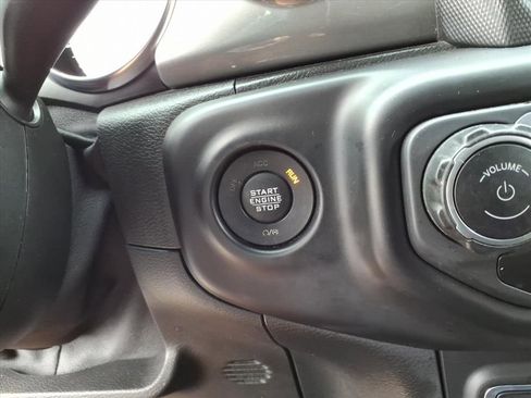 Used 2021 Jeep Gladiator Overland AWD/4WD image 39
