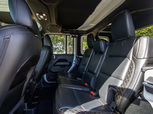 Used 2020 Jeep Wrangler Unlimited Sahara AWD/4WD image 24