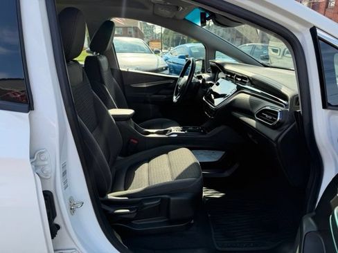 Used 2023 Chevrolet Bolt LT FWD image 12