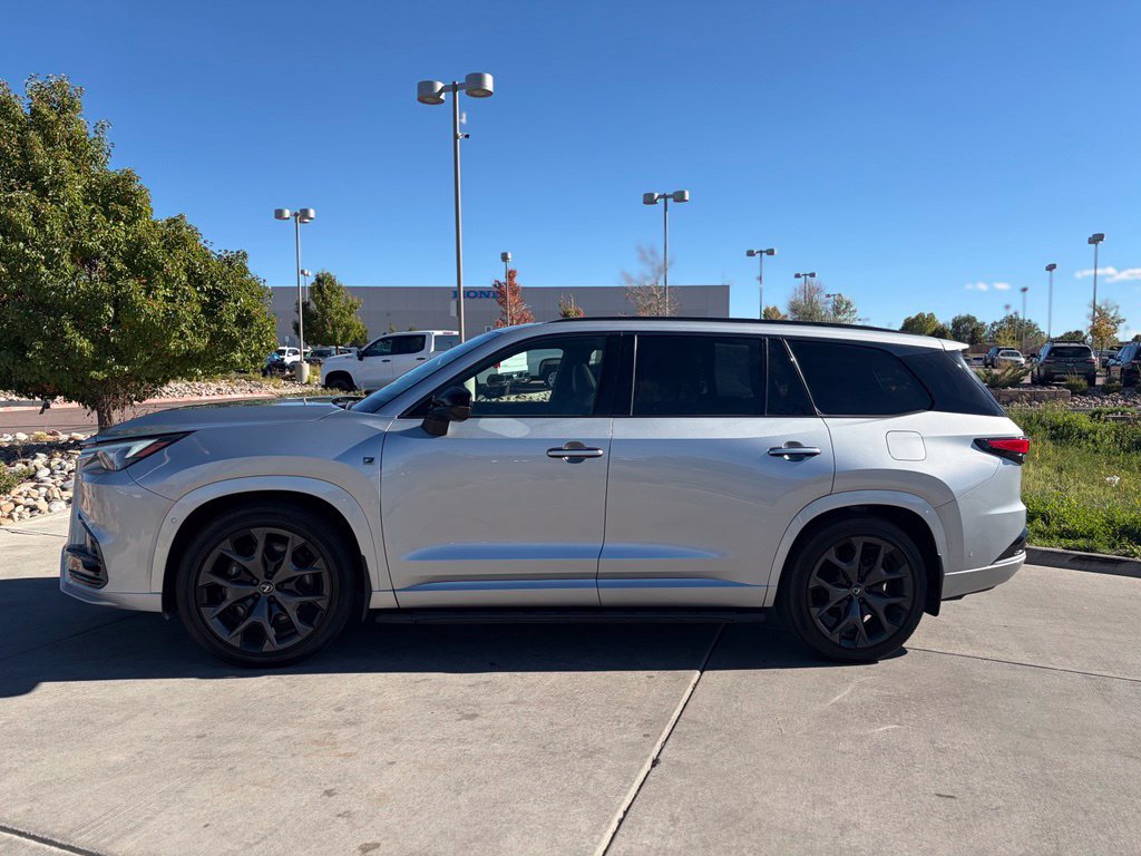Used 2024 Lexus TX 500h AWD image 3