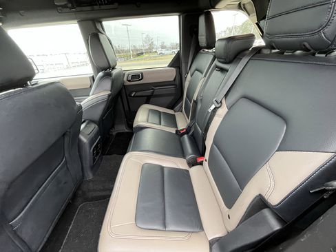 Used 2024 Ford Bronco Wildtrak image 31