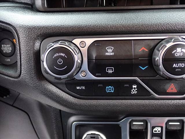 Used 2024 Jeep Wrangler Unlimited AWD/4WD image 17