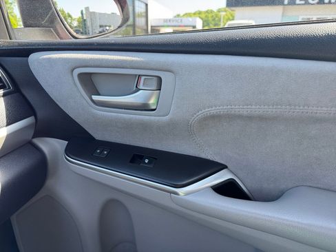 Used 2017 Toyota Camry XSE w/ Moonroof Package FWD image 35