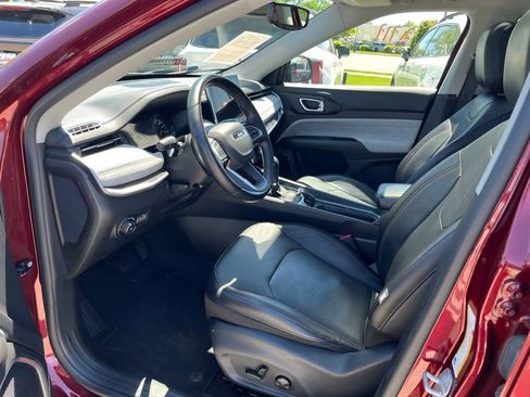 Used 2022 Jeep Compass Latitude w/ Sun and Sound Group AWD/4WD image 12