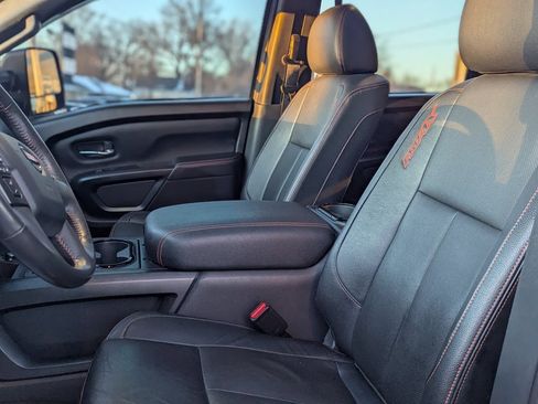 Used 2021 Nissan Titan PRO-4X w/ Pro-4x Convenience Package image 13