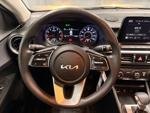 Used 2022 Kia Forte LXS FWD image 11