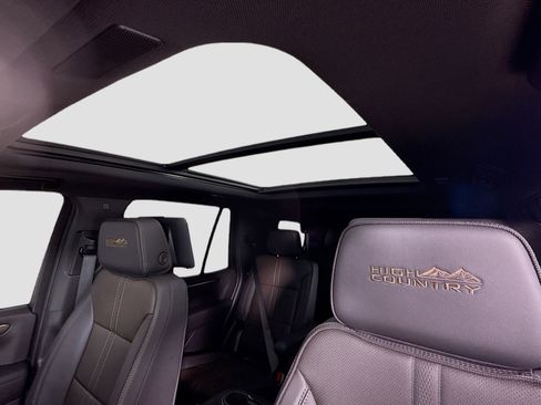 Used 2025 Chevrolet Tahoe High Country AWD/4WD image 23