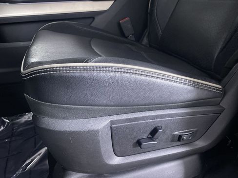 Used 2019 RAM 2500 Laramie w/ Night Edition AWD/4WD image 10