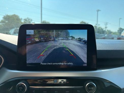 Used 2020 Ford Escape SE FWD image 28