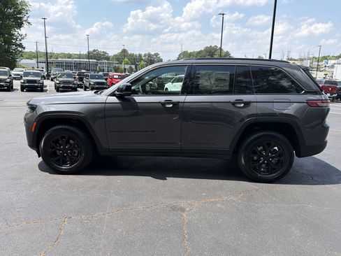 New 2026 Jeep Grand Cherokee Altitude AWD/4WD image 4