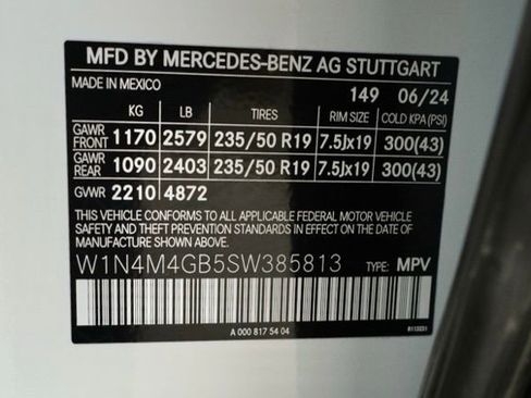 Certified 2025 Mercedes-Benz GLB 250 image 30