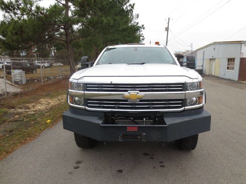 Used 2017 Chevrolet Silverado 2500 W/T image 2