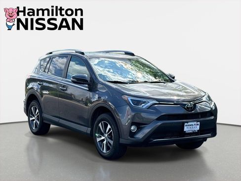 Used 2017 Toyota RAV4 XLE AWD/4WD image 1