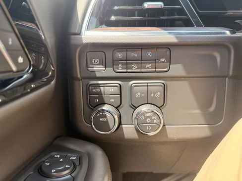 Used 2025 Chevrolet Tahoe Z71 AWD/4WD image 5