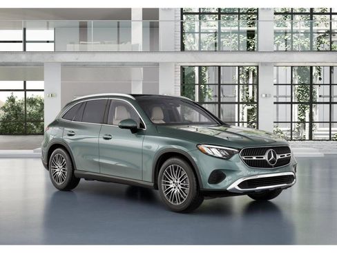 Used 2026 Mercedes-Benz GLC 300 4MATIC image 11