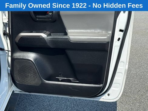 Used 2022 Toyota Tacoma SR5 w/ Technology Package RWD image 16