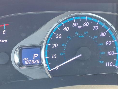 Used 2011 Toyota Sienna XLE image 14