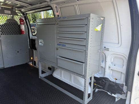 Used 2002 Chevrolet Astro RWD image 9